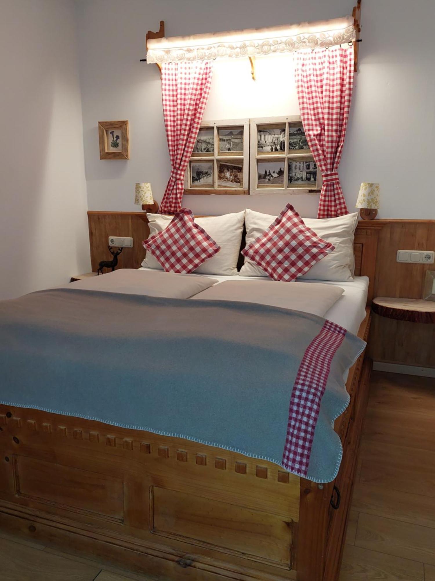 Platzhirsch Zur Alten Wagnerei Gastehaus Bed and Breakfast Saint Wolfgang Rum bild